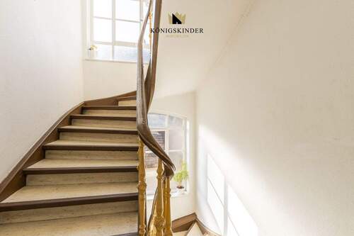 Treppenhaus - Etagenwohnung mit 64,00 m&sup2; in Stuttgart zum Kaufen