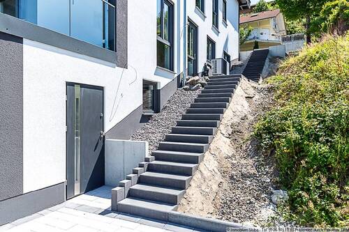 Treppe zum Wohnzimmer - 