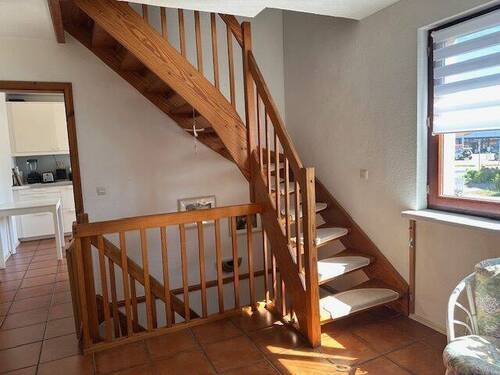 Dielenbereich mit Treppe - 