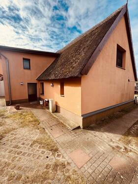 Haus vorne - 6 Zimmer Einfamilienhaus zum Kaufen in Heringsdorf