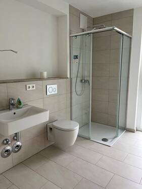 Badezimmer-Dusche.jpg - 