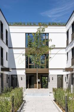 Hauseingang - 4 Zimmer Etagenwohnung in Berlin