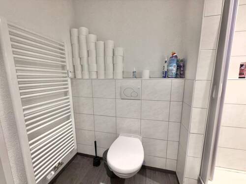 Badezimmer - 7 Zimmer Mehrfamilienhaus, Wohnhaus in Tann