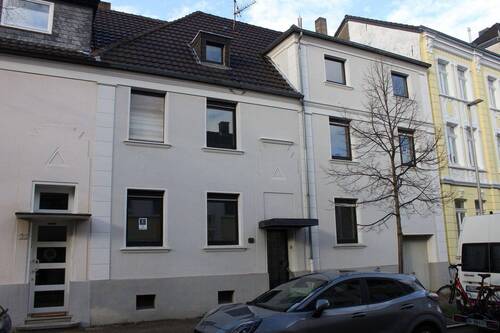 Straßenseite - Mehrfamilienhaus mit viel Potential, Siegburg zentral und im Grüne