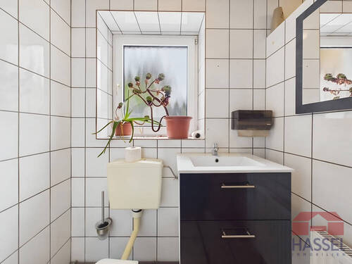 Sanitär für Damen und Herren separat - 