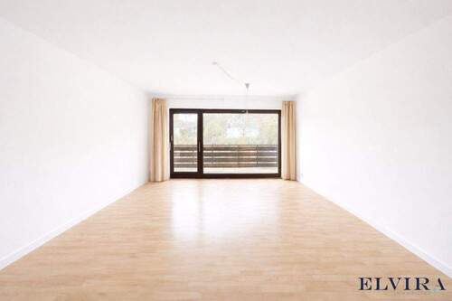 Wohnzimmer - 4 Zimmer Etagenwohnung zum Kaufen in Feldkirchen-Westerham