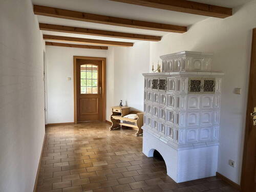 Diele mit Kachelofen - 