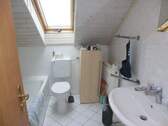 Dachwohnung Badezimmer.jpg - Mehrfamilienhaus, Wohnhaus mit 260,50 m² in Röthlein zum Kaufen
