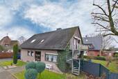 Straßenansicht rechts - Flexibles Wohnen - EFH oder ZFH mit Garten, Garage & Vollkeller