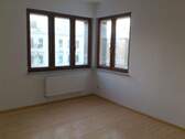 Wohnraum I - 3 Raumwohnung mit Tageslichtbad + Wanne + Tageslichtküche