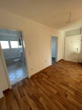 Flur 1.jpg - 3 Zimmer Etagenwohnung zur Miete in Nürnberg