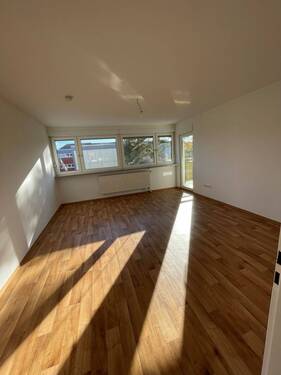 Wohnzimmer 1.jpg - Etagenwohnung mit 78,90 m² in Nürnberg zur Miete