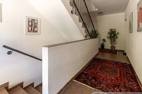 Hausflur mit ebenerdigem Zugang - 