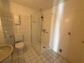 Badezimmer mit Dusche - 