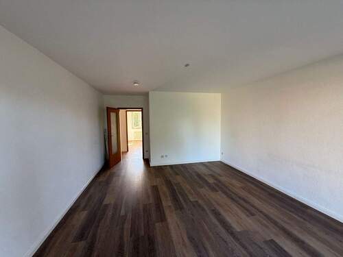 Geräumiges Wohnzimmer - 2 Zimmer Etagenwohnung zur Miete in Winsen