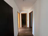 Flur mit Holzboden - 