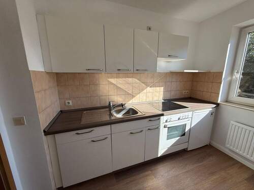 Moderne Küche mit Geräten - 