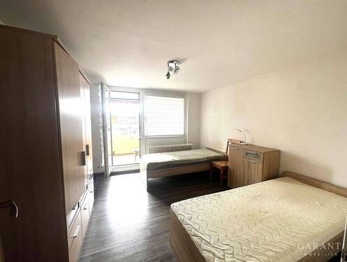Zimmer 2 mit Zugang zum Balkon - 