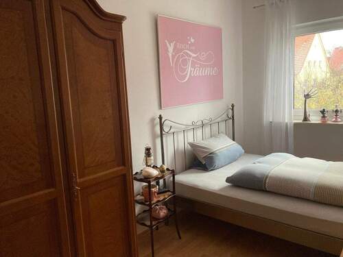 Schlafzimmer - 3 Zimmer Etagenwohnung zur Miete in Nürnberg