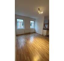 Helle 2-Zimmer-Wohnung (68 m²) in Top-Lage Fürther Fußgängerzone - inklusive Einbauküche! Helle 2-Zimmer-Wohnung (68 m²) in Top-Lage Fürther Fußgängerzone - inklusive Einbauküche!