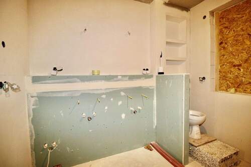 Bad - 4 Zimmer Etagenwohnung zum Kaufen in Radebeul