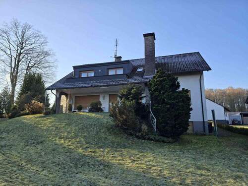 Hausansicht - 1 Zimmer Einfamilienhaus in Lemgo