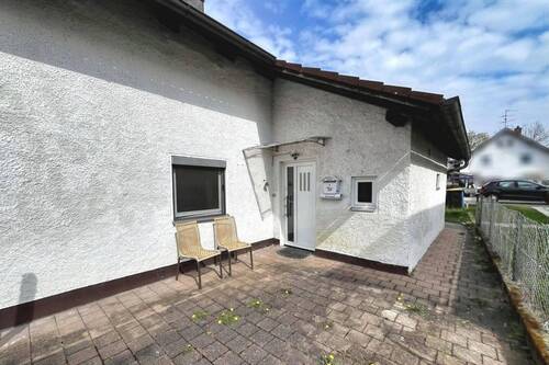 Außenansicht Eingangsbereich - 5 Zimmer Einfamilienhaus in Pfarrkirchen