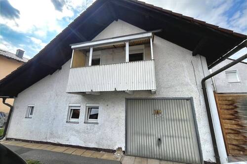 Außenansicht Garage/Balkon - 
