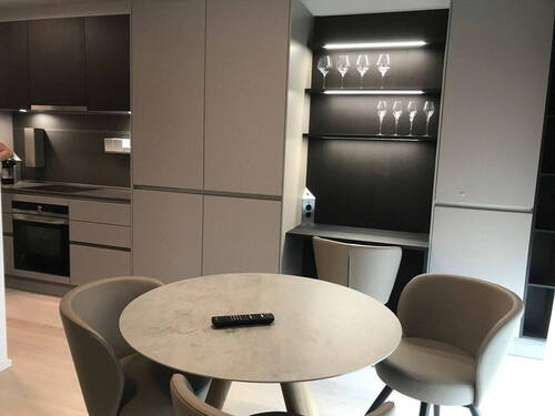 Wohnen dunkle Variante - 2 Zimmer Etagenwohnung zur Miete in München