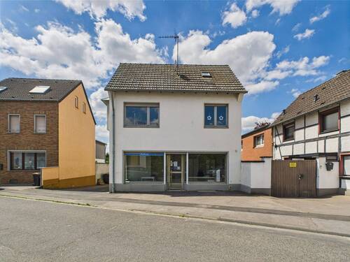 Straßenansicht Wohnhaus - 9 Zimmer Einfamilienhaus zum Kaufen in Köln