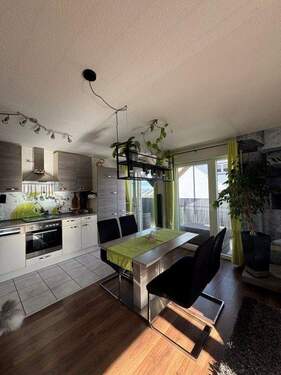 Offene Küche mit Eßbereich - 3 Zimmer Etagenwohnung in Mönchweiler