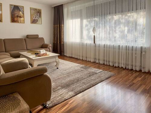 Wohnzimmer - 4 Zimmer Reihenmittelhaus zum Kaufen in Burghausen