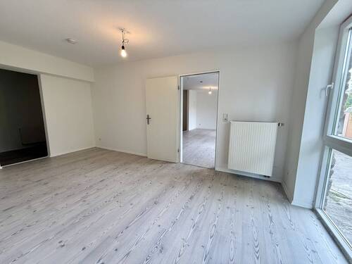 Schlafzimmer mit angrenzendem Ankleidezimmer - 