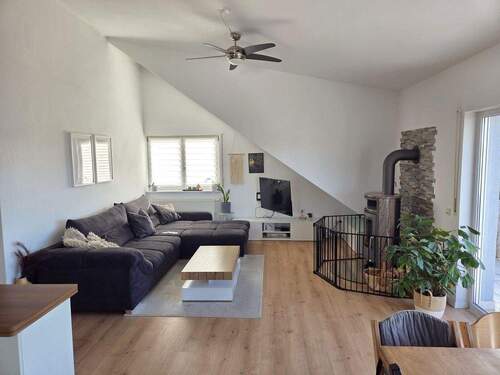 Wohnzimmer - 4 Zimmer Etagenwohnung zum Kaufen in Rheinstetten