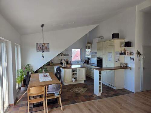 Küchen- und Essbereich - 4 Zimmer Etagenwohnung in Rheinstetten