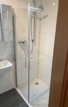 Gästetoilette mit Dusche - 