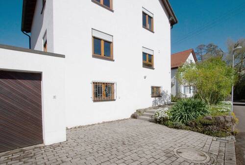 Front1.jpg - 