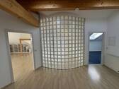 Flur - Großzügige 3-Zimmer-Dachgeschoss-Wohnung in beliebter Lage
