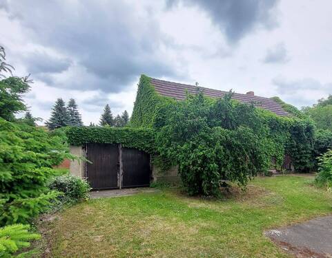 Nebengelass mit Garage - 