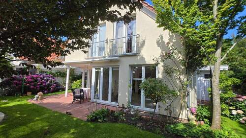 Ansicht aus dem Garten - 5 Zimmer Einfamilienhaus zum Kaufen in Bad Zwischenahn