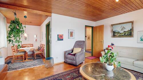 Wohnzimmer - 5 Zimmer Einfamilienhaus zum Kaufen in Pliezhausen