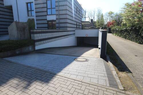 Zufahrt Garage - 