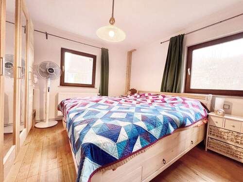 Schlafzimmer - 5 Zimmer Einfamilienhaus in Untermünkheim