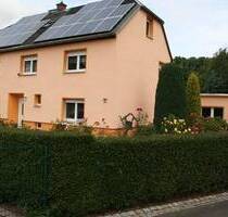 *Grunau - gepflegtes EFH mit Garagen* - Roßwein