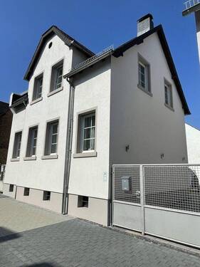 Bild 2 - 6 Zimmer Einfamilienhaus zum Kaufen in Frankfurt am Main