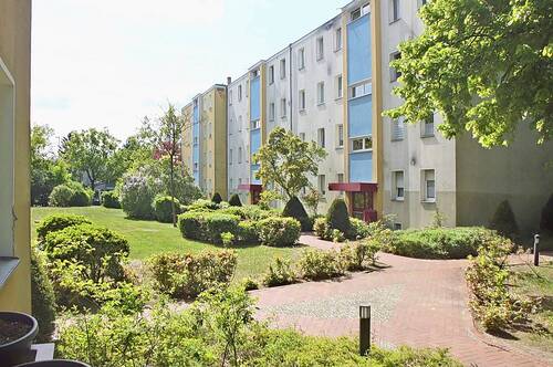 Freiblick vom Balkon - 2 Zimmer Etagenwohnung in Berlin-Buckow