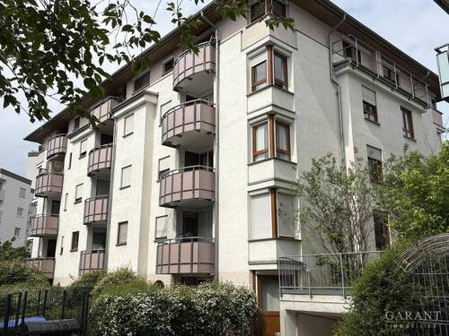 Aussenansicht - Vermietete, attraktive 2 Zimmer-Wohnung in ruhigem, gepflegtem Mehrfamilienhaus