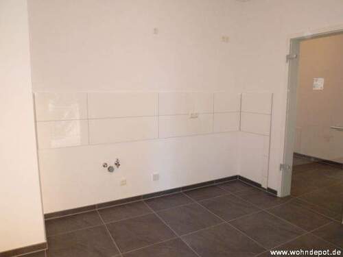 04_Küche_9296.JPG - 3 Zimmer Etagenwohnung in Markkleeberg