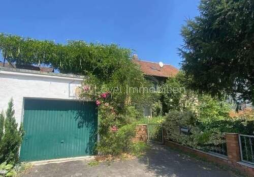 Garage - Grundstück mit großem EFH und Nebengebäude zur Kernsanierung oder Abriss für Neubau z. B. für EFH