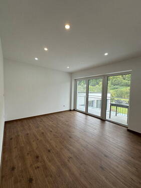 Raum 2 _ ca. 14 qm - Büro mit 92,00 m&sup2; in Egloffstein zur Miete